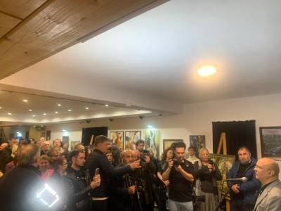 Poza The first non-stop art gallery in t