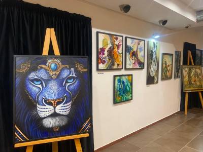 Poza The first non-stop art gallery in t