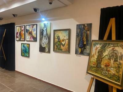Poza The first non-stop art gallery in t