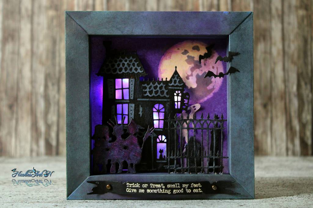 Poza Illuminated 3D Halloween Shadow Box