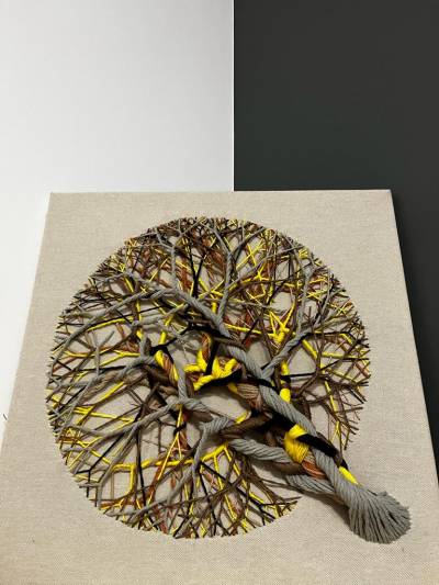 Sculptură din sfori,franghii,ate rasuci